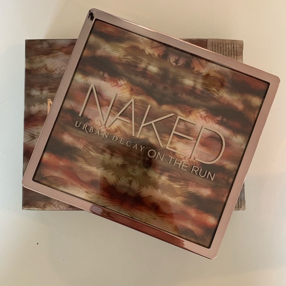 NWT! Urban Decay ‘Naked on the Run' Palette - Picture 2 of 4